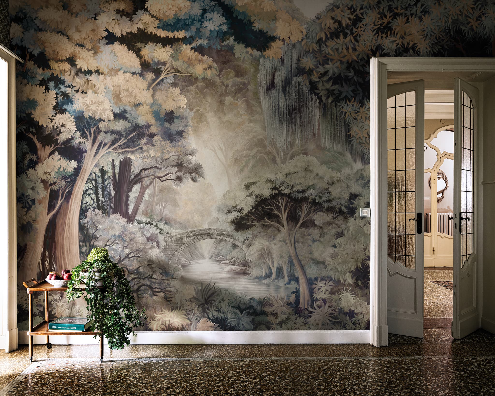 Le Feuillage Dense by Tale Books